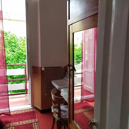 Luisito Guest house *